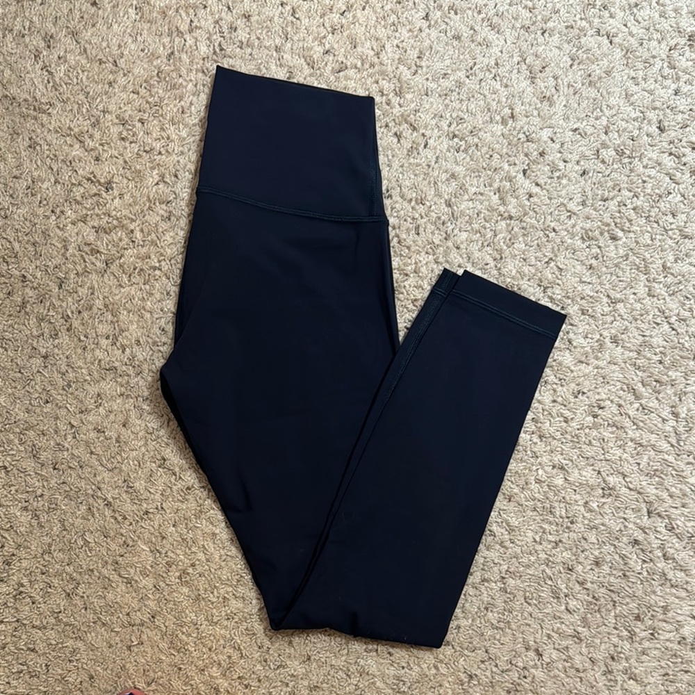 NWOT LULULEMON WUNDER UNDER LEGGINGS 25” - NAVY BLUE